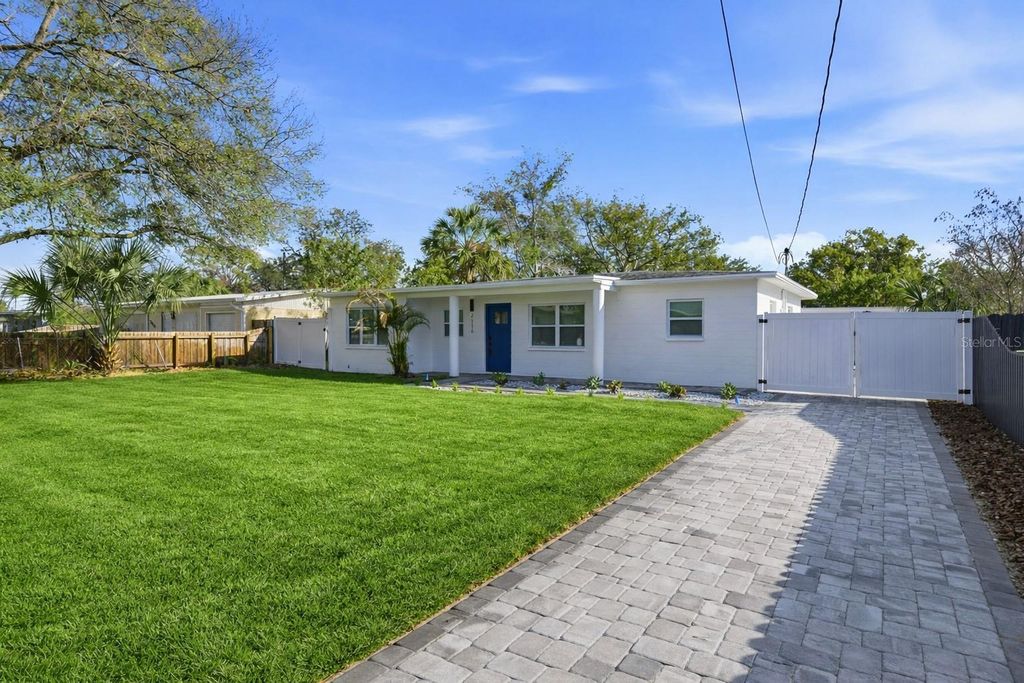 2116 W SEWAHA STREET, Tampa, FL 33612