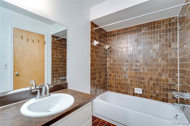 41617 Bedford Drive, Canton, MI 48187