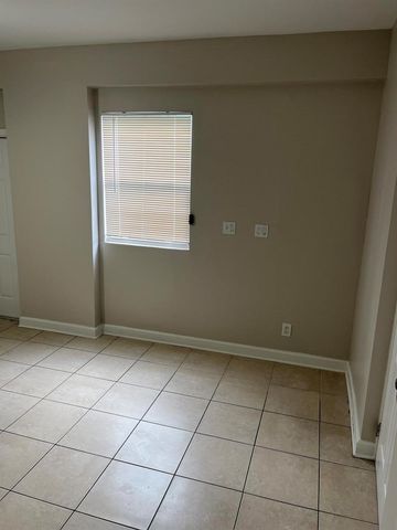 511 W PALM Street, Lantana, FL 33462