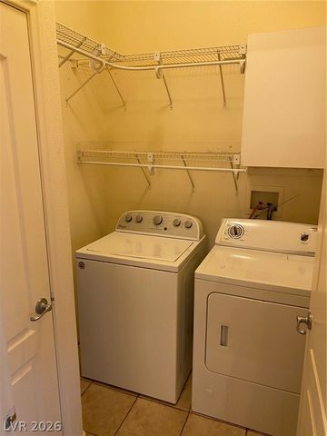 7565 SPLASHING ROCK Drive, Las Vegas, NV 89131