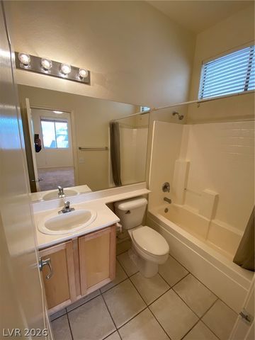 7565 SPLASHING ROCK Drive, Las Vegas, NV 89131