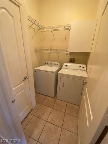 7565 SPLASHING ROCK Drive, Las Vegas, NV 89131