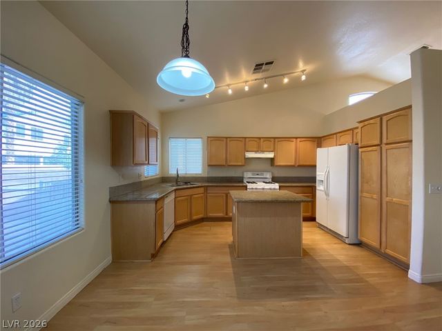 7565 SPLASHING ROCK Drive, Las Vegas, NV 89131