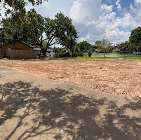 711 Salerno Street, Sugar Land, TX 77478