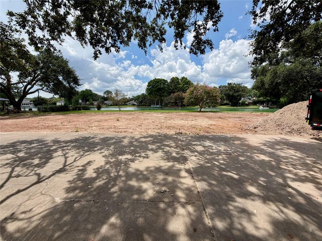 711 Salerno Street, Sugar Land, TX 77478