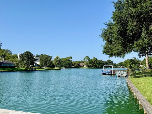 711 Salerno Street, Sugar Land, TX 77478