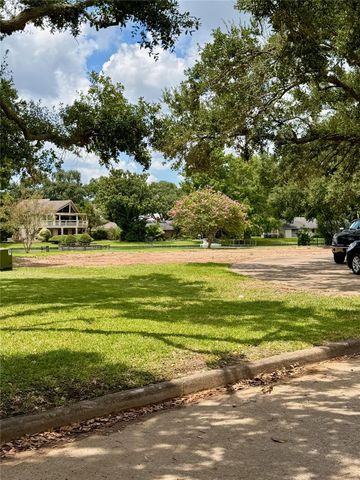 711 Salerno Street, Sugar Land, TX 77478