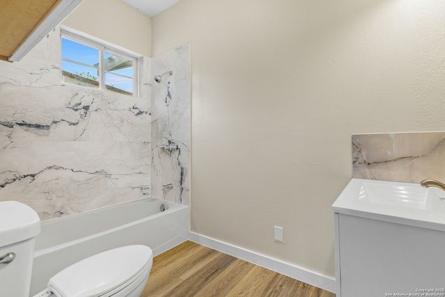 2634 E Houston, San Antonio, TX 78202