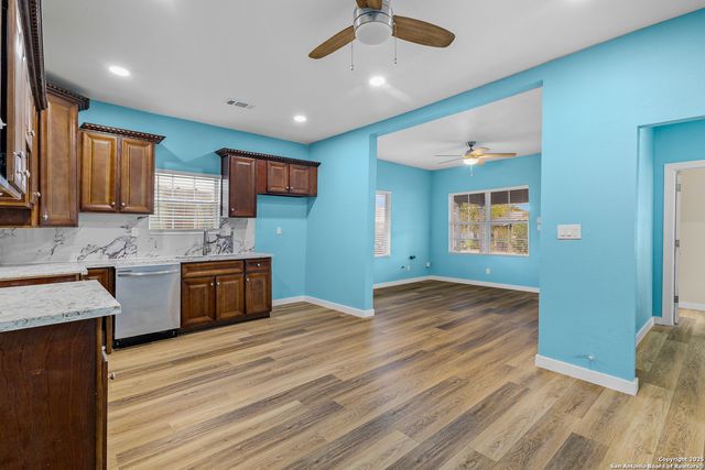 2634 E Houston, San Antonio, TX 78202