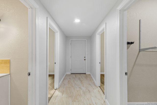 2634 E Houston, San Antonio, TX 78202