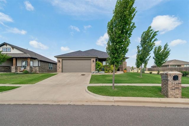 18609 Caballero Drive, Edmond, OK 73012