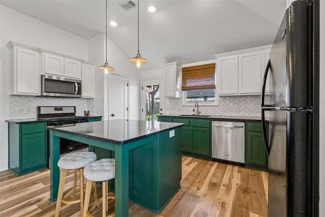 18609 Caballero Drive, Edmond, OK 73012