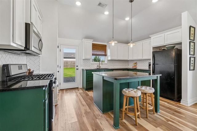 18609 Caballero Drive, Edmond, OK 73012