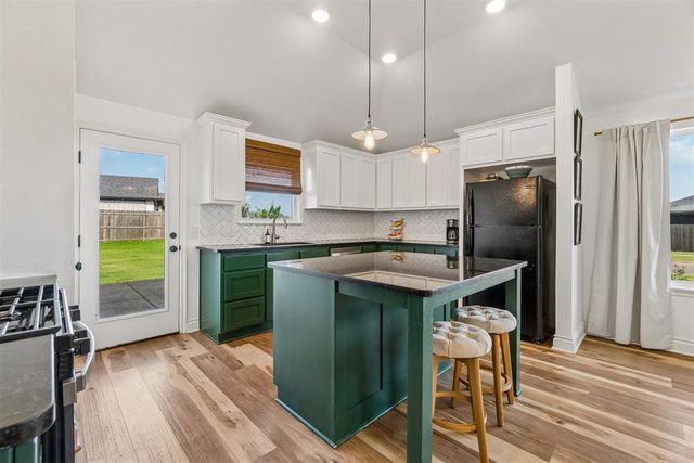 18609 Caballero Drive, Edmond, OK 73012