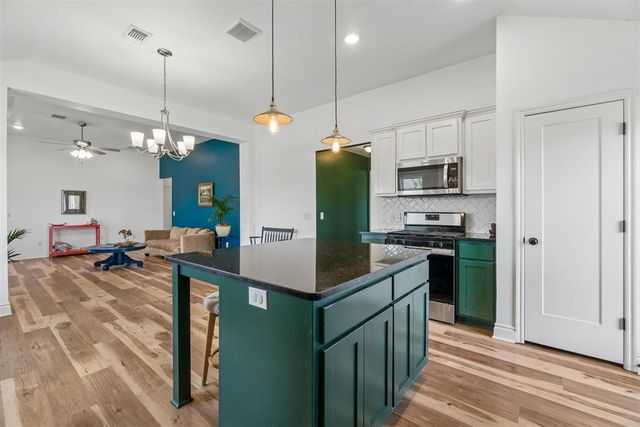 18609 Caballero Drive, Edmond, OK 73012