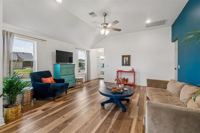 18609 Caballero Drive, Edmond, OK 73012