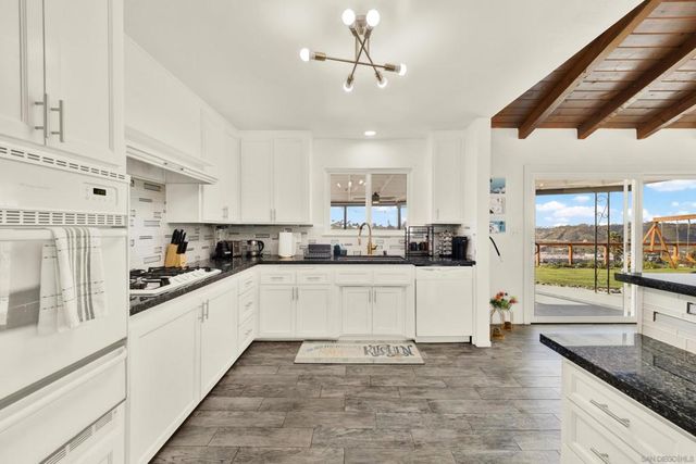 2843 Todd St, Oceanside, CA 92054