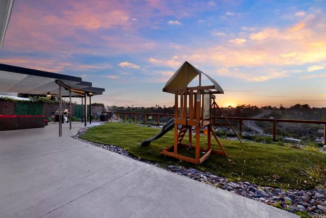 2843 Todd St, Oceanside, CA 92054