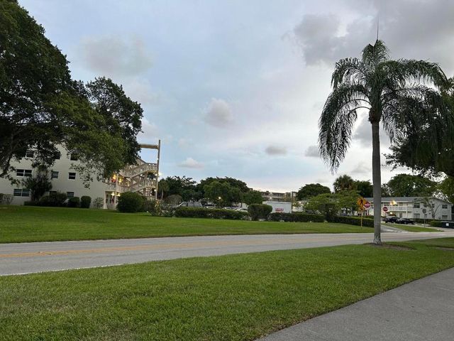 301 Farnham M 301, Deerfield Beach, FL 33442
