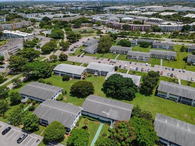 301 Farnham M 301, Deerfield Beach, FL 33442