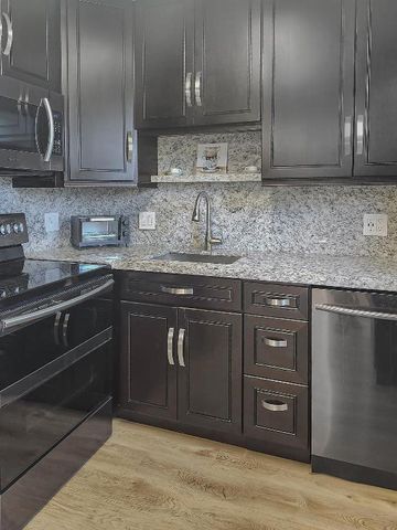 301 Farnham M 301, Deerfield Beach, FL 33442