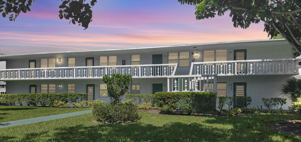 301 Farnham M 301, Deerfield Beach, FL 33442