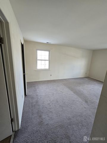 198 Sierra Court, Woodbridge Proper, NJ 07095