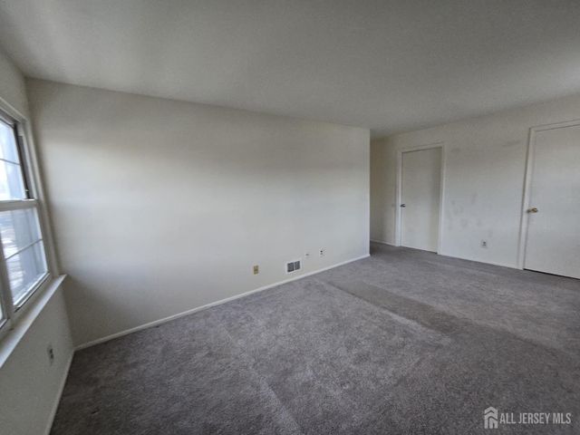 198 Sierra Court, Woodbridge Proper, NJ 07095