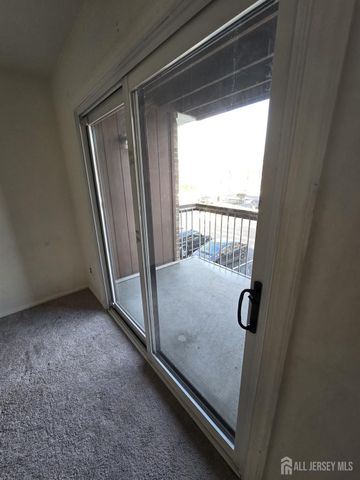 198 Sierra Court, Woodbridge Proper, NJ 07095