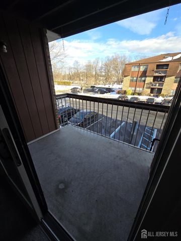 198 Sierra Court, Woodbridge Proper, NJ 07095