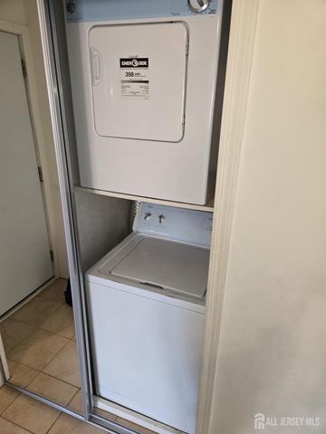 198 Sierra Court, Woodbridge Proper, NJ 07095