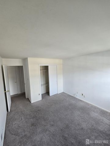 198 Sierra Court, Woodbridge Proper, NJ 07095