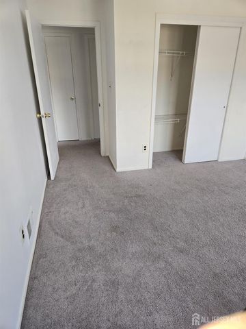 198 Sierra Court, Woodbridge Proper, NJ 07095