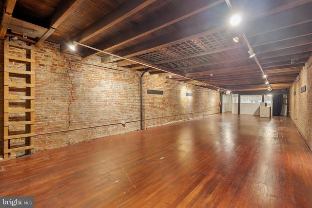 27 N 2ND ST, Philadelphia, PA 19106