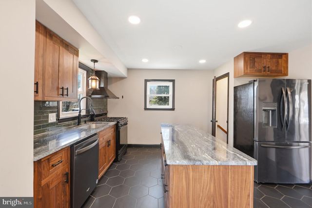 9501 49TH AVE, College Park, MD 20740