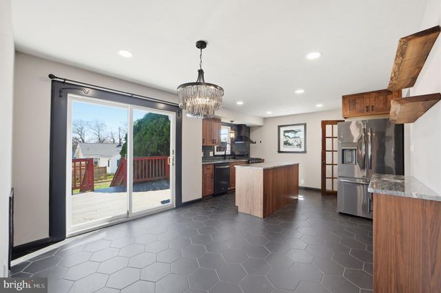 9501 49TH AVE, College Park, MD 20740