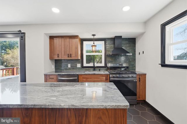 9501 49TH AVE, College Park, MD 20740