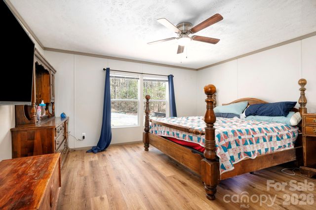 1064 Deer Chase Circle, Cedar Mountain, NC 28718