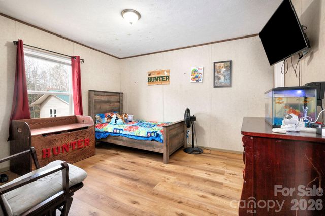 1064 Deer Chase Circle, Cedar Mountain, NC 28718