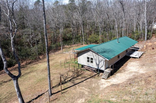 1064 Deer Chase Circle, Cedar Mountain, NC 28718