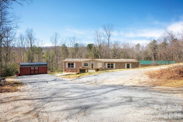 1064 Deer Chase Circle, Cedar Mountain, NC 28718