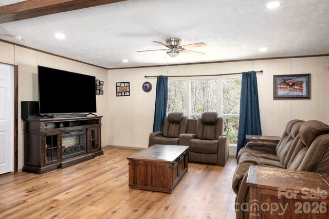 1064 Deer Chase Circle, Cedar Mountain, NC 28718