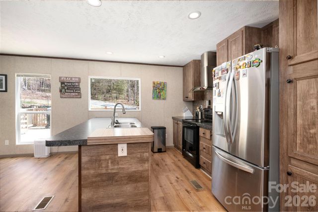 1064 Deer Chase Circle, Cedar Mountain, NC 28718