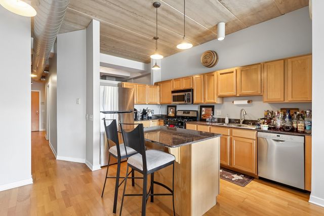 3260 N Clark Street 408, Chicago, IL 60657