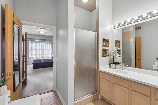 3260 N Clark Street 408, Chicago, IL 60657