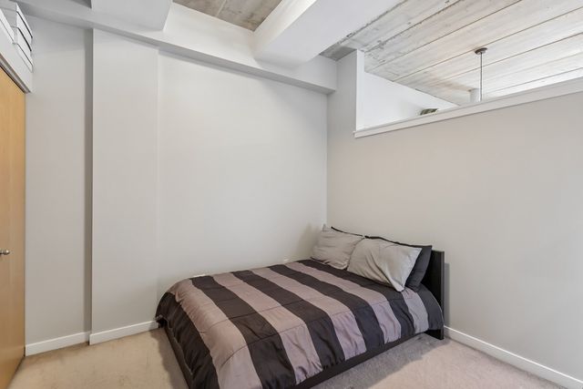 3260 N Clark Street 408, Chicago, IL 60657