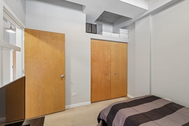3260 N Clark Street 408, Chicago, IL 60657
