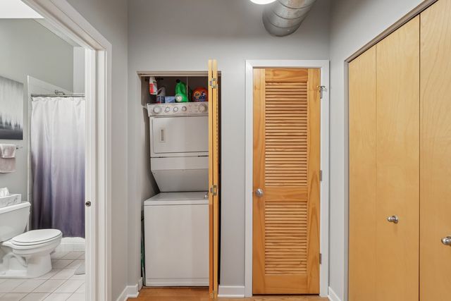 3260 N Clark Street 408, Chicago, IL 60657
