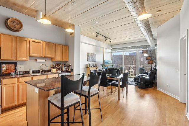 3260 N Clark Street 408, Chicago, IL 60657