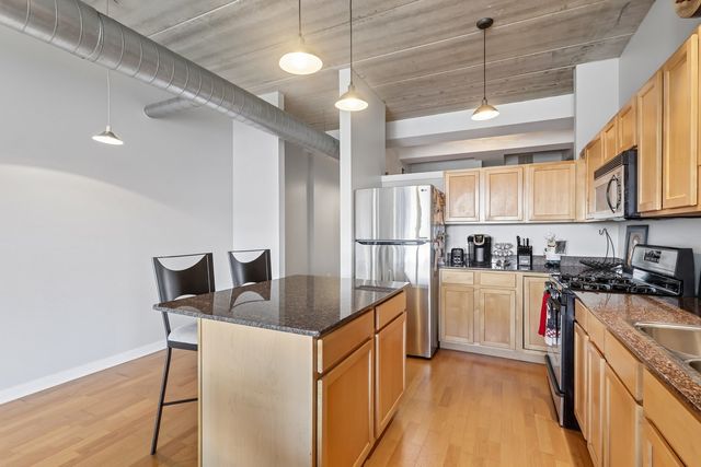 3260 N Clark Street 408, Chicago, IL 60657